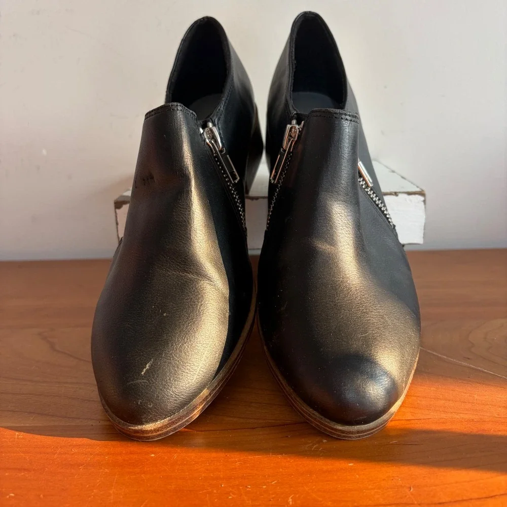 American Eagle Womens Black Side Zip Ankle Booties Low Stacked Heel 6.5 160852